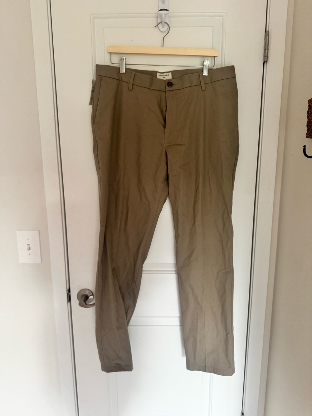 NWT Dockers Men's Chino Pants - Khaki